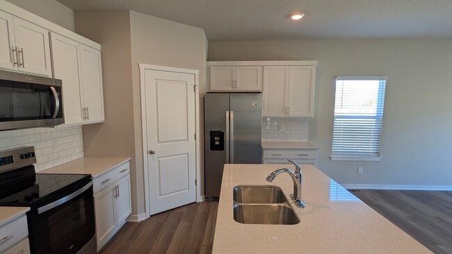 Photo - 449 Meadows Ct