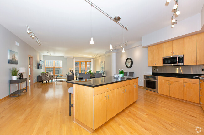 Building Photo - 408 N 1st St Rental