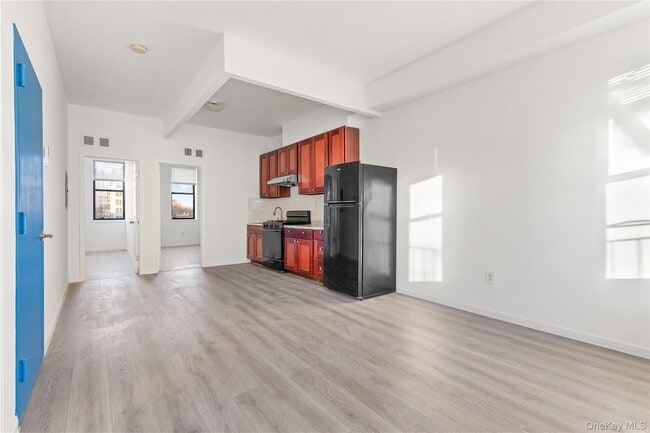 Building Photo - 1644 Atlantic Ave Unit 2