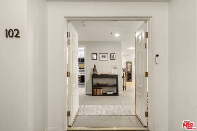 Photo - 12011 Goshen Ave Unidad 102