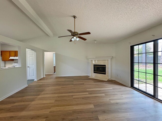 Photo - 2086 Magnus Ln