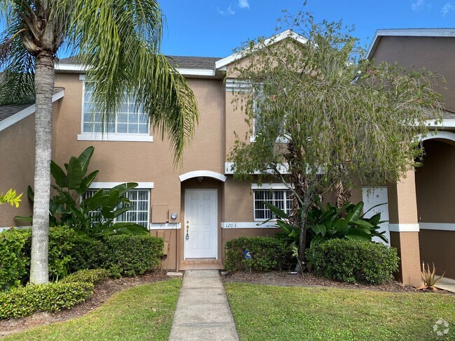 Building Photo - Adorable 3 bedroom / 2.5 bath town home wi...