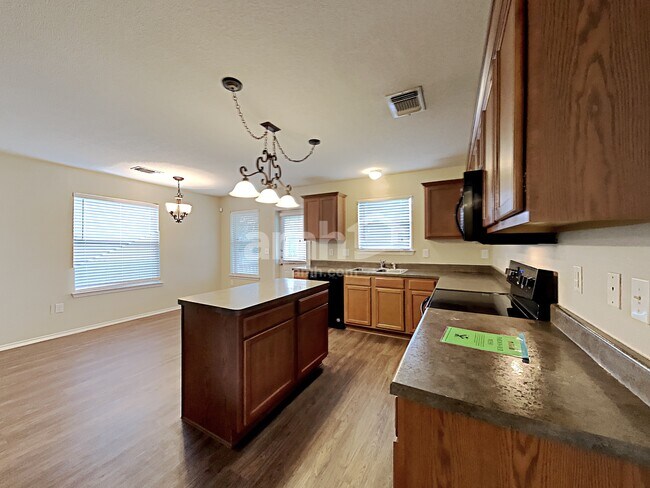 Photo - 8902 Olmstead Park