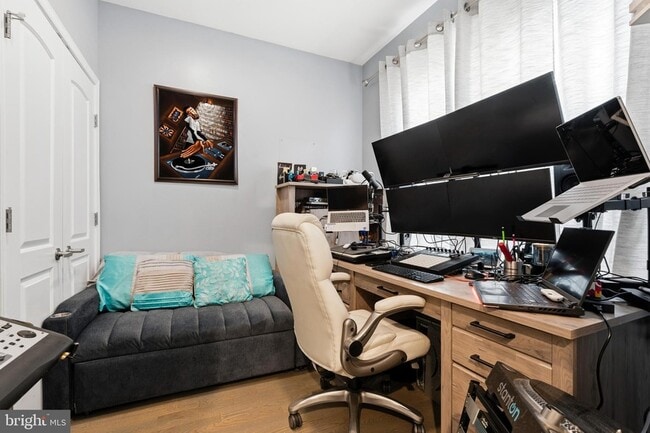 Photo - 4285 S Capitol St SW