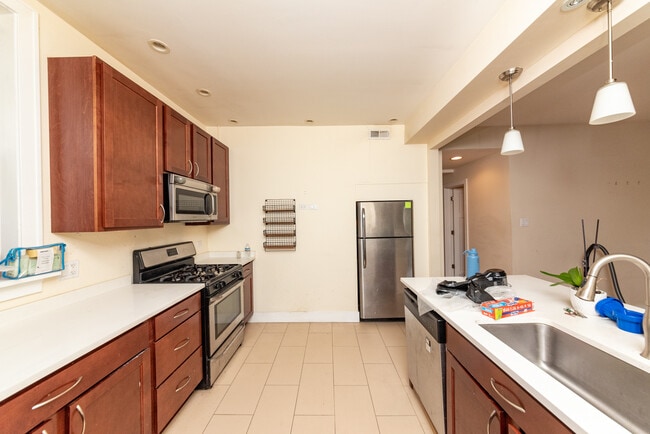 Photo - 4912 N Washtenaw Ave Unit 2