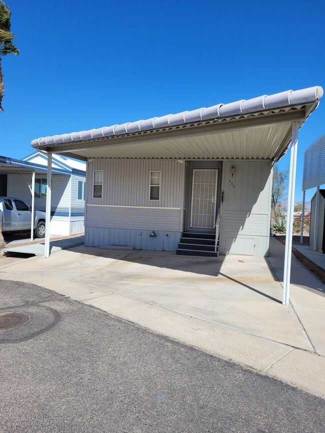 55 + Beautiful Park Model mobile. 2 bedroo... - 55 + Beautiful Park Model mobile. 2 bedroo... House