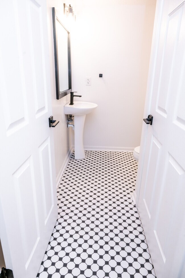Modern Hardware - The Moxie on Union Hill