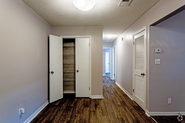 2HAB, 2BA - Villas West