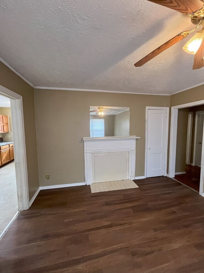 Photo - Relax on the Porch: Cozy 2-Bedroom Home in Talladega!!!