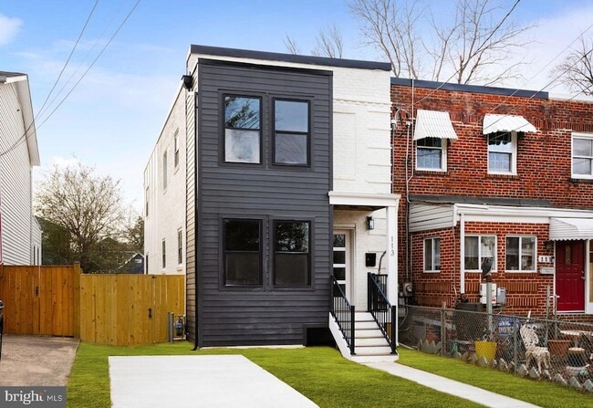 Photo - 113 Clifford Ave