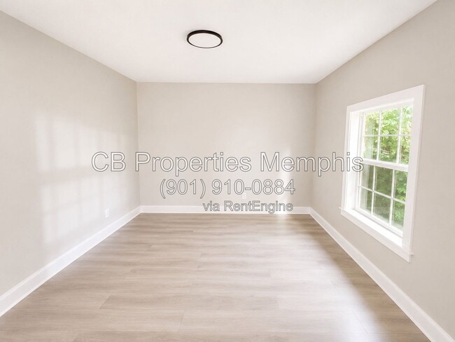 Photo - 2028 Amity Ave