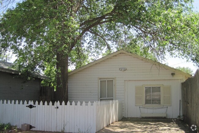 Building Photo - 2113 21st St Unit B Rental