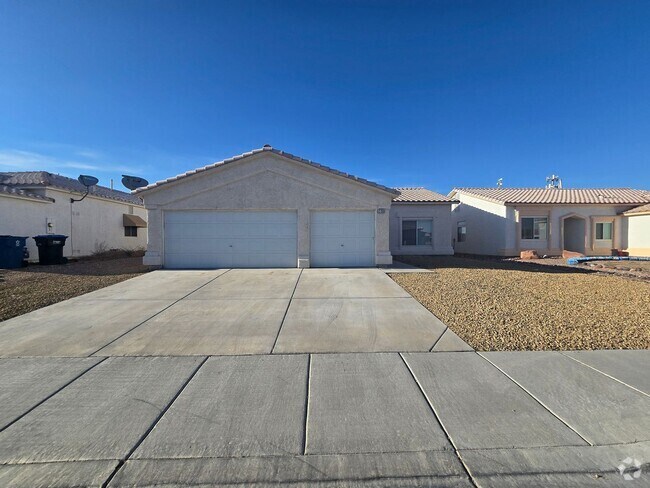 Building Photo - Great home in North Valley