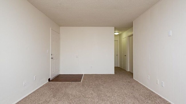 Photo - Douglas Square