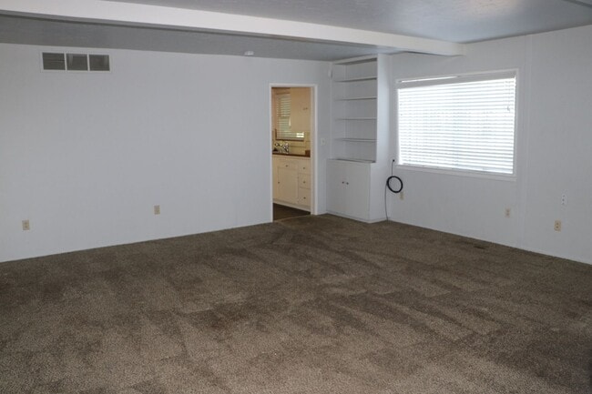 Photo - 3214 S Leonard Ave