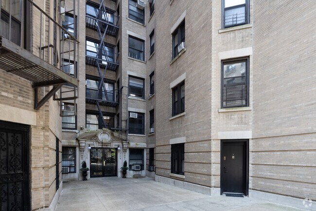 Photo - 310 W 99th St