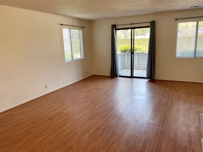 Photo - 2 Bedroom, 2 Bathroom in Cedar Creek with ...