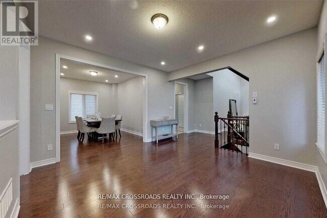 Photo - 62 Romanelli Cres