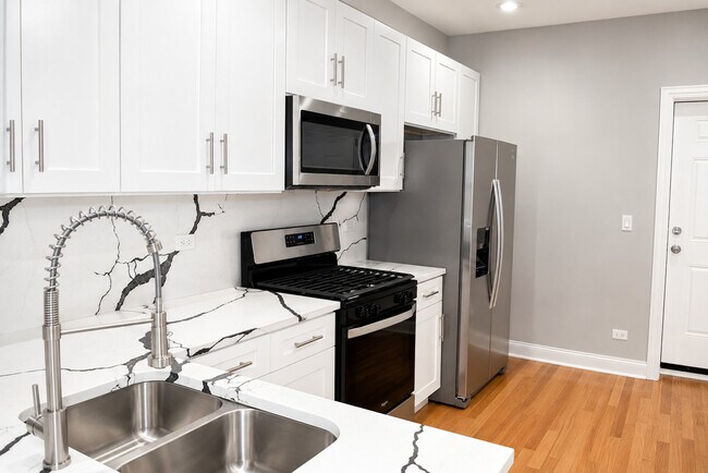 Photo - 10919 S King Dr