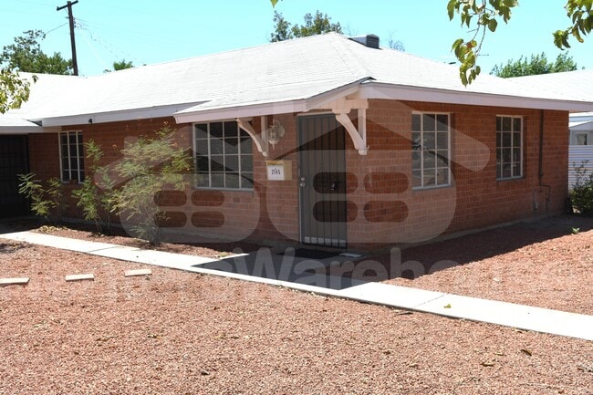 Building Photo - 2145 E Osborn Rd Rental
