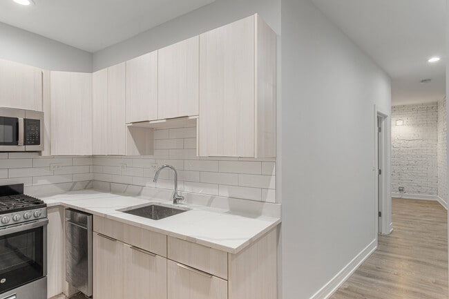 Photo - 6952 N Wolcott Ave Unit 1