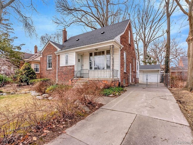 Photo - 8651 Hazelton St