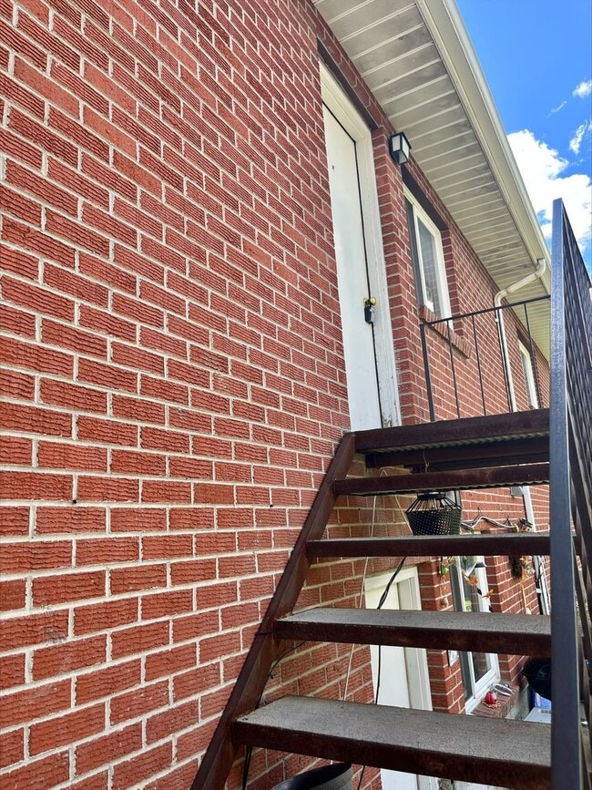 Photo - 1909 S Black Ave Unidad B