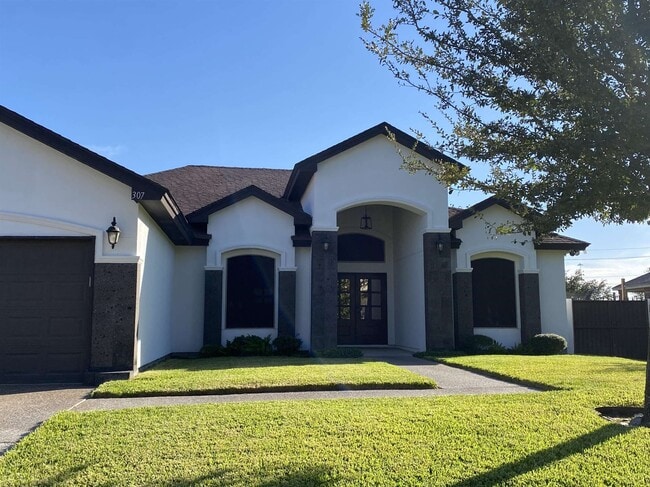 Photo - 307 Michoacan Loop