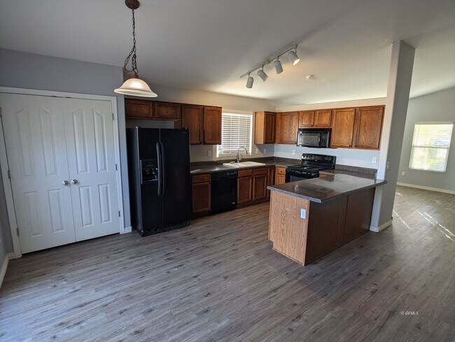 Photo - 1395 Graham Ln