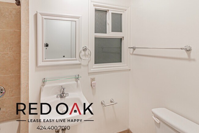 Photo - Serene Bachelor with Lovely Floors, Ceilin... Unidad 208