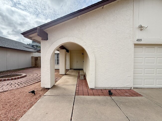 4335 W Julie Dr