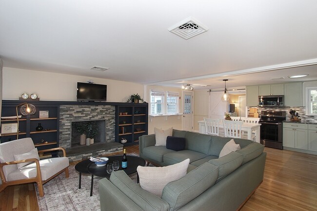 10 Clement St