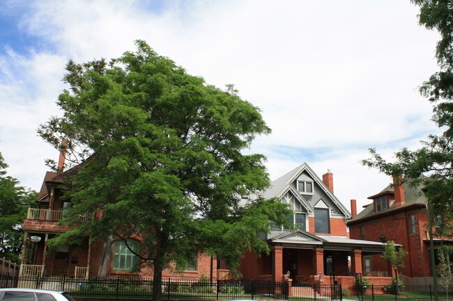 Front of House 2 - 1542 Gaylord St Unit 101