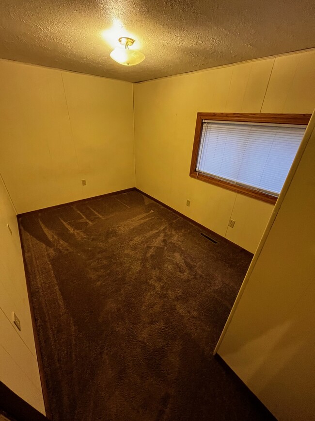 1220 Garfield Ave Apartment - Altoona, WI | ForRent.com