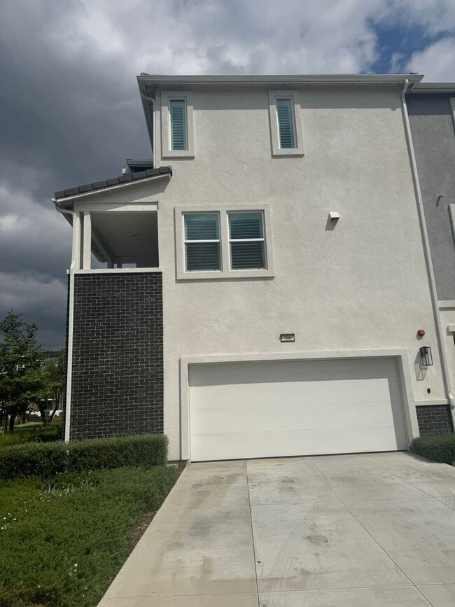 Photo - 2 Bedrooms 2.5 Bathrooms condo