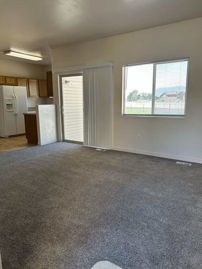 Photo - 2107 W 2180 N