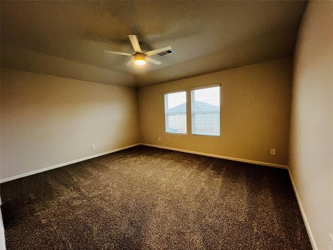 Photo - 315 Darwin Pl