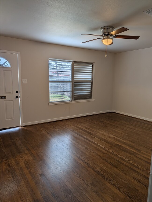 Building Photo - 6709 Cotton Dr