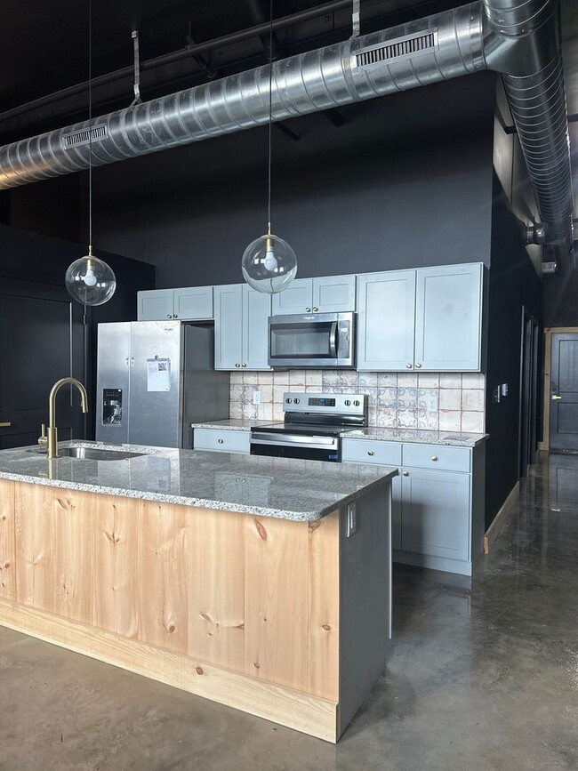 Building Photo - 2 bedroom/1 bathroom NEW LUXURY apartment in Red Lion, PA Unit Apt 203