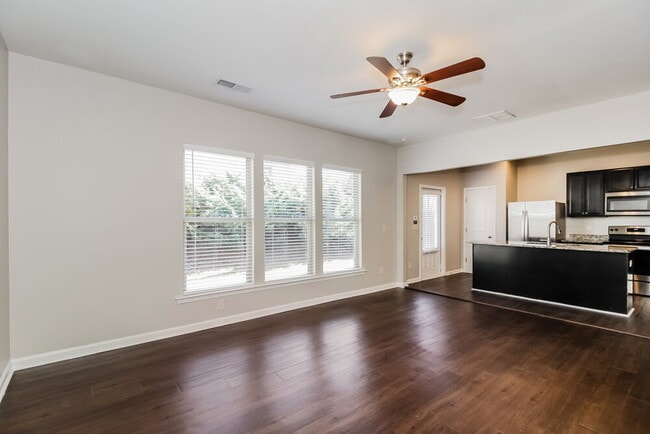 Photo - 512 Hardy Ives Ln