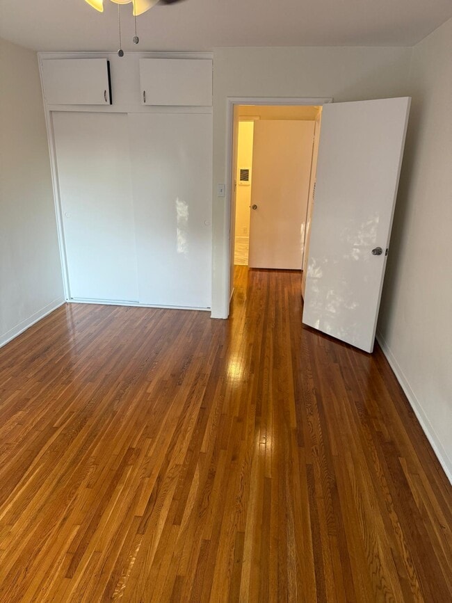 Bedroom - 1114 N Sweetzer Ave Unidad #B