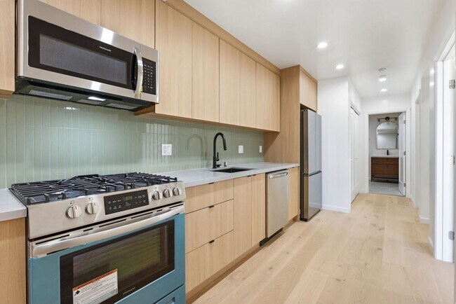 Photo - 1221 Waller St