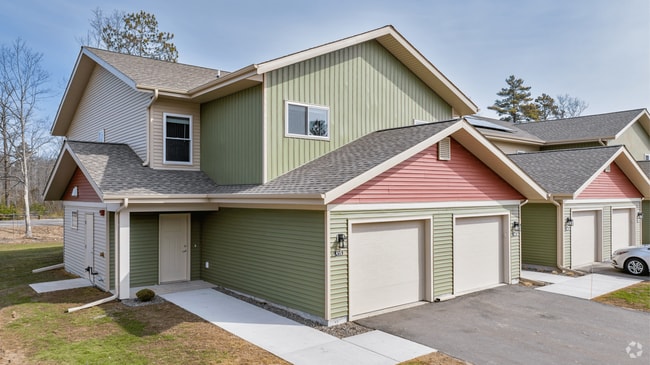 Building Photo - Forest Edge Rental