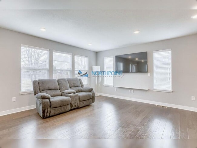 Photo - Spacious 4 beds 2.5 baths in Lees Summit