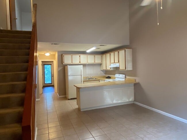 Photo - 1284 High Rd