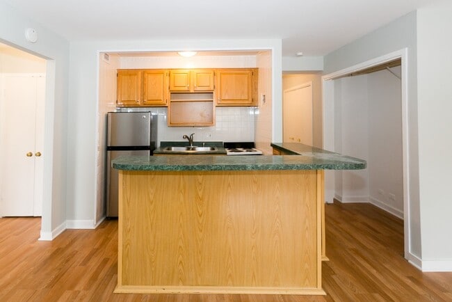 Photo - 448 W Wellington Ave Unidad E10