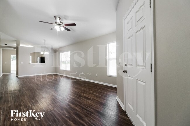 Photo - 905 Lake Shore Ranch Dr