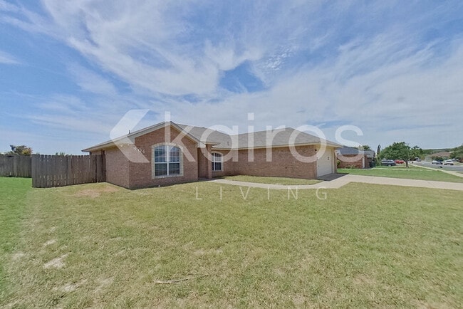 Photo - 404 Ali Dr