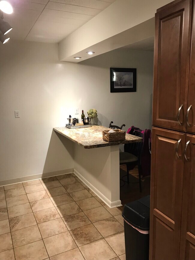 Photo - 144 Oneida St Unit 4