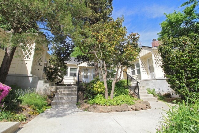 Building Photo - 3507 SW 11th Ave Rental